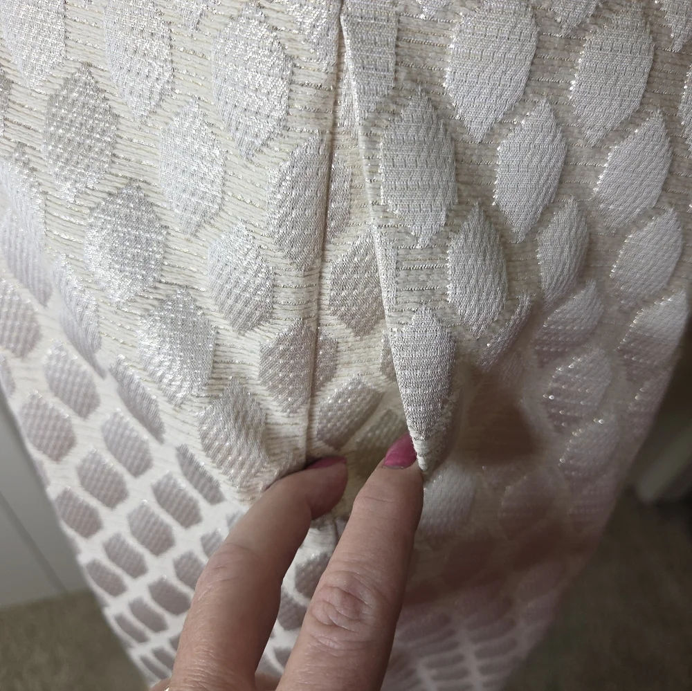 Eliza J Gold Metallic On Cream V Back Holiday Special Occasion Dress Size 8 - Picture 4 of 10